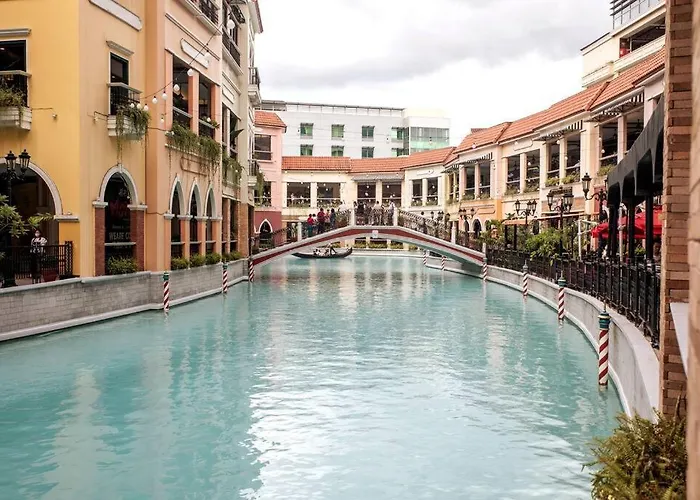 Cozy 2-bedroom In The Venice Luxury Residences * Manila